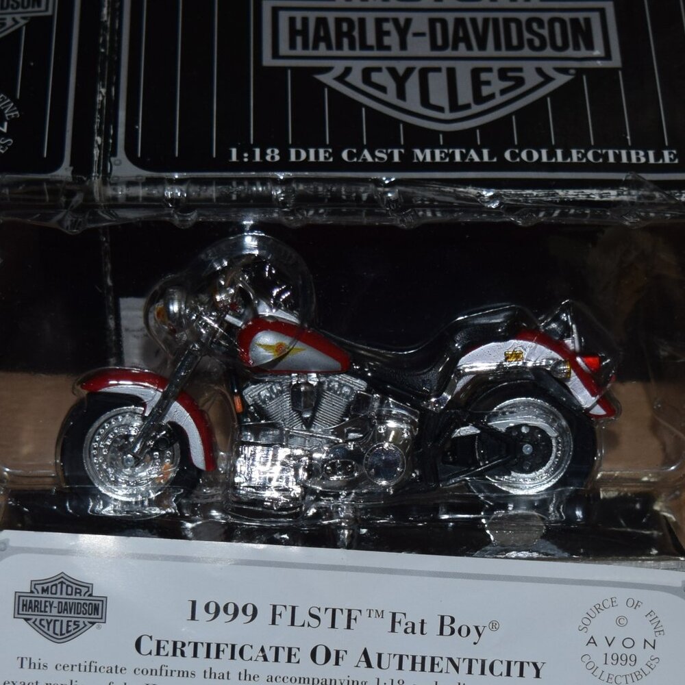 A 1/18 model of a 1999 FLSTF "Fat Boy"